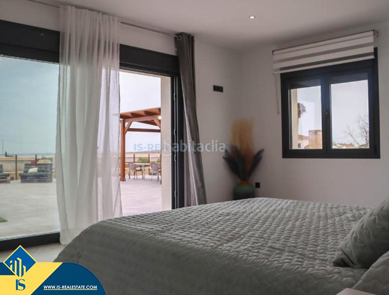Foto bb6a9d3c-ed5e-410a-b0bf-028d5ea1964a. Chalet villa con piscina privada, en la provincia de alicante, en rojales, en la ciudad de ciudad quesada. 4 habitaciones | 240 m² | a 6 en Formentera del Segura