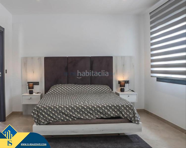 Foto e1ad05c3-5e7a-4827-adbc-5c7a1f89c76b. Chalet villa con piscina privada, en la provincia de alicante, en rojales, en la ciudad de ciudad quesada. 4 habitaciones | 240 m² | a 6 en Formentera del Segura