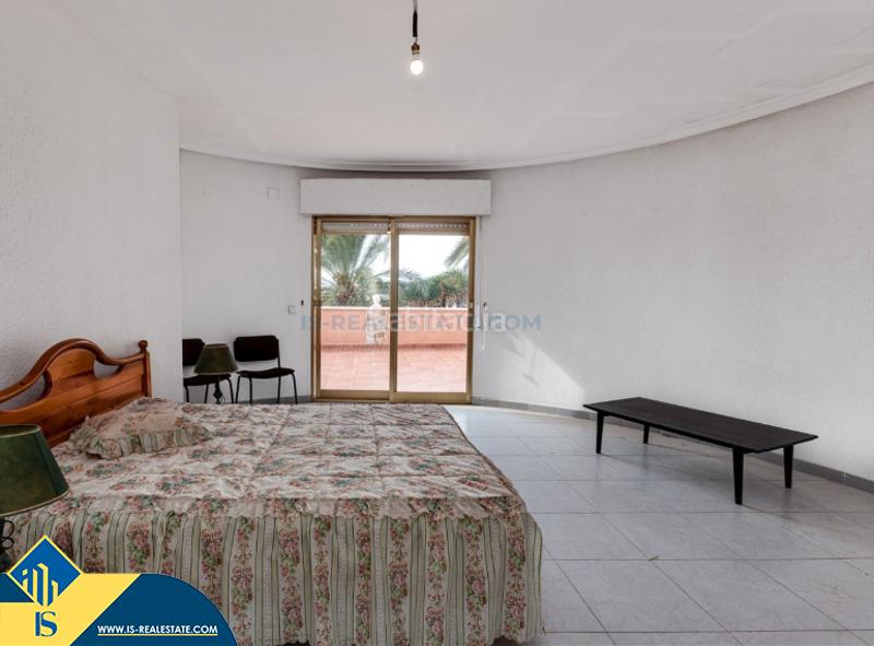 Foto 17169f46-af85-466d-9603-4b777e4be797. Chalet with parking pool in Zona Carrefour - Urbanizaciones Torrevieja