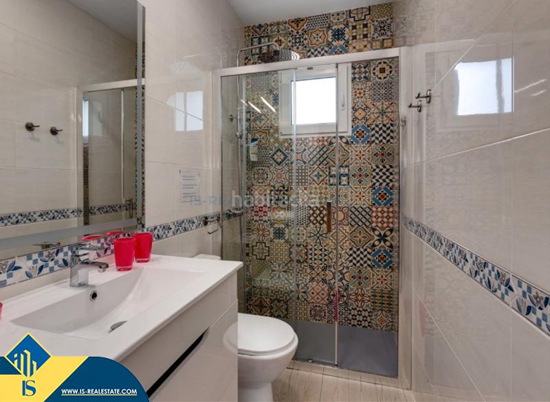 Foto 22c5ee6d-ca29-4ffe-8c13-ab9006f3bc09. Chalet with parking pool in Zona Carrefour - Urbanizaciones Torrevieja