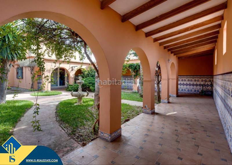 Foto 7c03f389-443e-4f5b-bca1-397b6c56f376. Chalet with parking pool in Zona Carrefour - Urbanizaciones Torrevieja