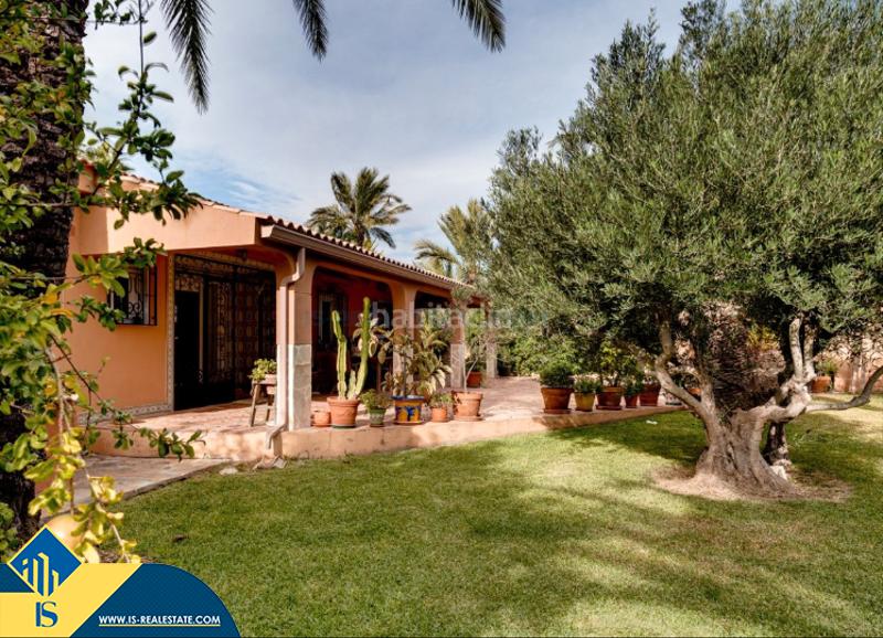 Foto a2b2b9da-517d-4fcc-8e6b-8d3bb953a7c6. Chalet with parking pool in Zona Carrefour - Urbanizaciones Torrevieja