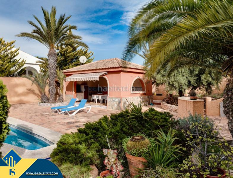 Foto ab883546-4dea-4ecf-9bb4-58fd4923188e. Chalet with parking pool in Zona Carrefour - Urbanizaciones Torrevieja