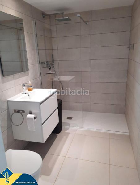Foto b8a514d7-66a3-4003-9243-fea742cc76bd. Ático  con piscina comunitaria, en la provincia de alicante, en la ciudad , en la zona de los balcones. 3 habitaciones en Torrevieja