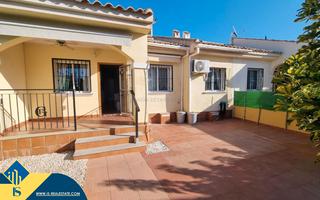Casa aparellada a El Moncayo - El Pòrtic. Casa con piscina comunitaria, en la provincia de alicante, en la