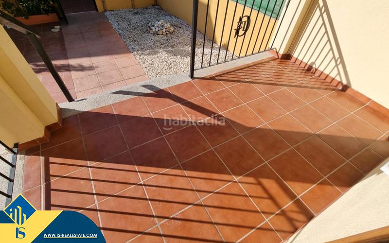 Foto b28ef8a1-0b1b-472a-ac58-45988954a5d7. Casa pareada casa con piscina comunitaria, en la provincia de alicante, en la localidad . 3 habitaciones | 87 m² | 400 m en Guardamar del Segura