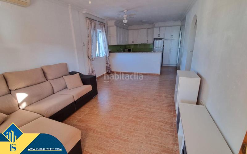 Foto e10322c6-1c2c-4e40-88a1-8c106250c6bd. Casa pareada casa con piscina comunitaria, en la provincia de alicante, en la localidad . 3 habitaciones | 87 m² | 400 m en Guardamar del Segura