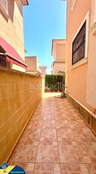 Foto 309f9116-53e8-4691-b395-9b48e45079ce. Casa adossada amb xemeneia calefacció aparcament piscina a Orihuela