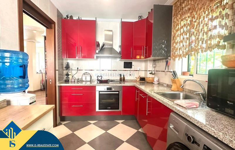 Foto 40b6f3c0-d9a7-4277-8d85-0930215aff9e. Casa adossada amb xemeneia calefacció aparcament piscina a Orihuela