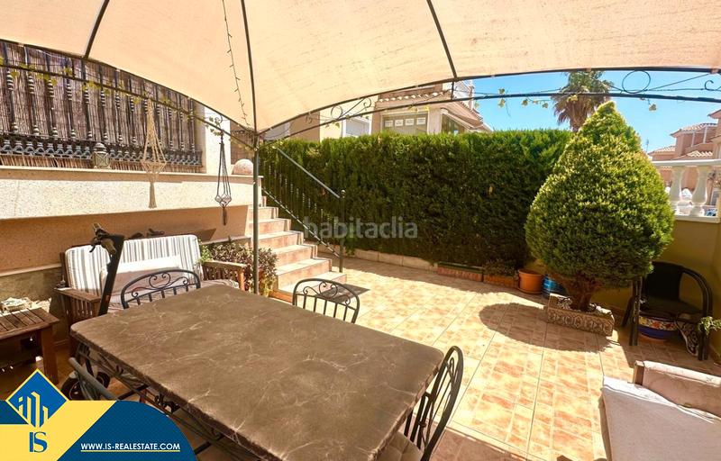 Foto 49686893-4e96-4ae1-8da8-c5ce6a3f126f. Casa adossada amb xemeneia calefacció aparcament piscina a Orihuela