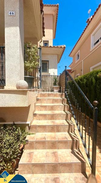 Foto 79bb7fac-9f61-42eb-a32a-f99ce69f1171. Casa adossada amb xemeneia calefacció aparcament piscina a Orihuela