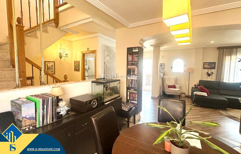 Foto 98dd6ab2-fd97-4710-bfd8-a4ad7e0f9f48. Casa adossada amb xemeneia calefacció aparcament piscina a Orihuela