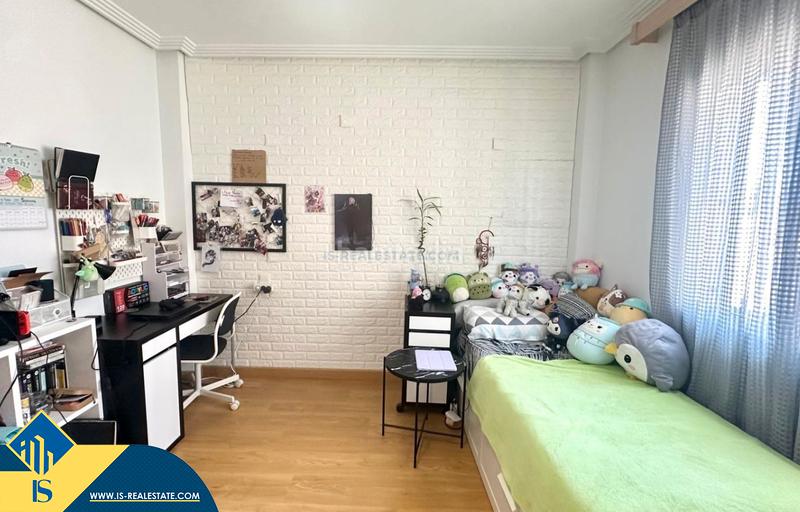 Foto ff0f3a86-ac90-45b7-af9a-fb92d115292c. Casa adossada amb xemeneia calefacció aparcament piscina a Orihuela