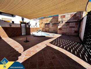 Xalet a Los Balcones-Los Altos. Villa con piscina privada, en la provincia de alicante, en la ci