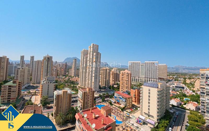 Foto 035e2a9c-3ac4-4ef9-99ea-902d5d2b9950. Ático  reformado con piscina comunitaria, en la provincia de alicante, en la ciudad . 3 habitaciones | 124 m² | 500 metr en Benidorm