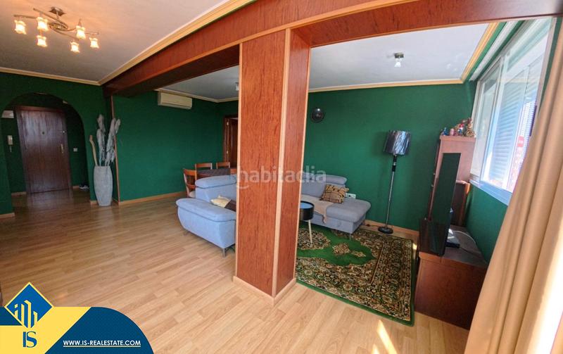 Foto 0aef0f51-4d8d-4c1f-89c1-098263349109. Ático  reformado con piscina comunitaria, en la provincia de alicante, en la ciudad . 3 habitaciones | 124 m² | 500 metr en Benidorm