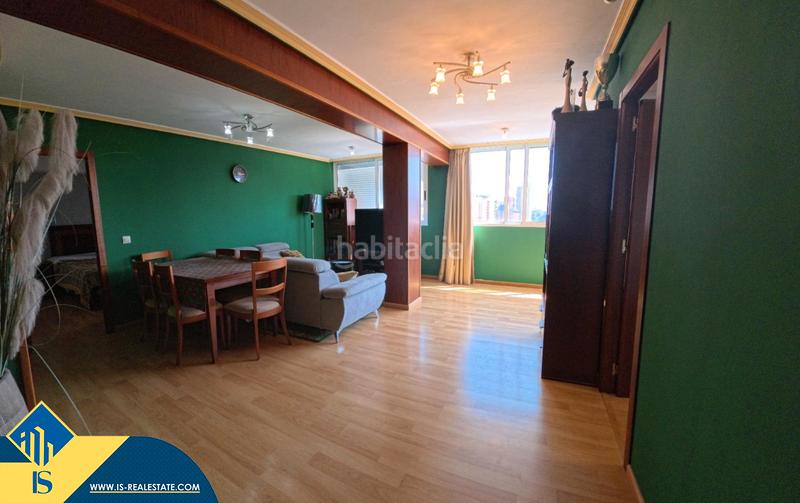 Foto 0cd343f8-a485-48f4-a284-48a57b5b1ba4. Ático  reformado con piscina comunitaria, en la provincia de alicante, en la ciudad . 3 habitaciones | 124 m² | 500 metr en Benidorm