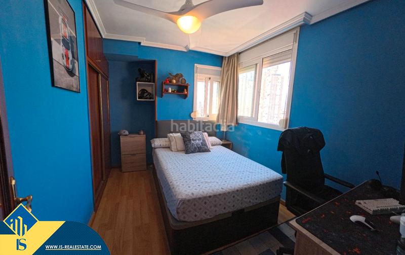 Foto 11bef535-2895-4aeb-8b7a-7e846dca36ba. Ático  reformado con piscina comunitaria, en la provincia de alicante, en la ciudad . 3 habitaciones | 124 m² | 500 metr en Benidorm