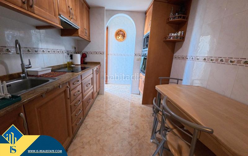 Foto 1c3976f6-b1df-456e-b45a-103a80cf459a. Ático  reformado con piscina comunitaria, en la provincia de alicante, en la ciudad . 3 habitaciones | 124 m² | 500 metr en Benidorm