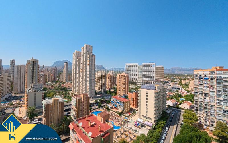 Foto 44d78278-c8e5-4f80-9c0c-7475c14b0c37. Ático  reformado con piscina comunitaria, en la provincia de alicante, en la ciudad . 3 habitaciones | 124 m² | 500 metr en Benidorm