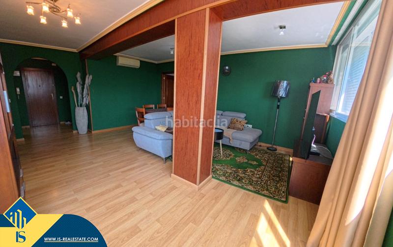 Foto 5ae728ea-782e-4141-83a5-836c9a15691a. Ático  reformado con piscina comunitaria, en la provincia de alicante, en la ciudad . 3 habitaciones | 124 m² | 500 metr en Benidorm