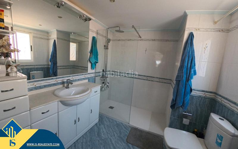 Foto 7777ed0a-bcc9-4c14-b8a8-b5ac4d360d7a. Ático  reformado con piscina comunitaria, en la provincia de alicante, en la ciudad . 3 habitaciones | 124 m² | 500 metr en Benidorm