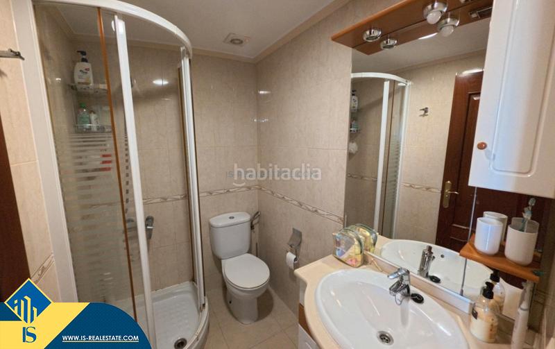 Foto 7897d1b5-4765-4cc8-b6be-83625966f50f. Ático  reformado con piscina comunitaria, en la provincia de alicante, en la ciudad . 3 habitaciones | 124 m² | 500 metr en Benidorm