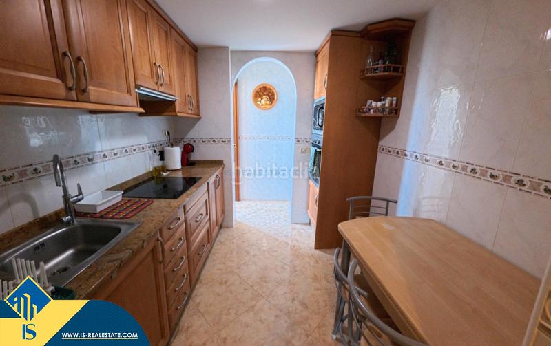 Foto a9ce65c8-5d20-4eef-bb6e-048c70f491df. Ático  reformado con piscina comunitaria, en la provincia de alicante, en la ciudad . 3 habitaciones | 124 m² | 500 metr en Benidorm