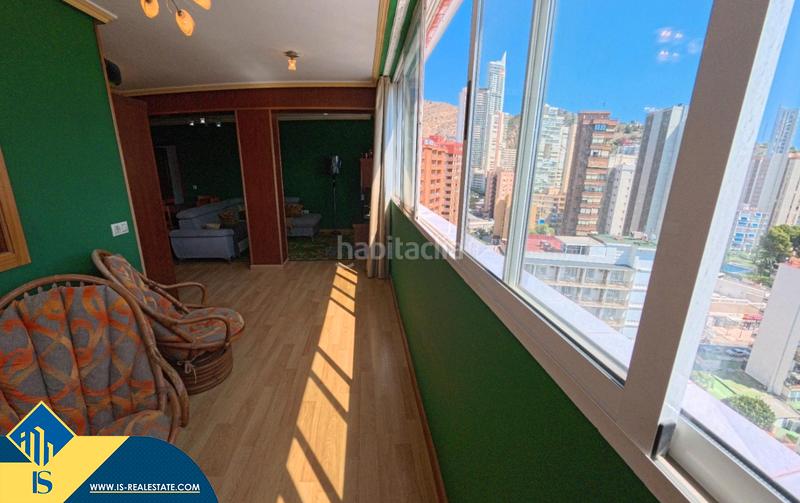Foto e9e6451d-3f0a-4be8-909d-74c82713167e. Ático  reformado con piscina comunitaria, en la provincia de alicante, en la ciudad . 3 habitaciones | 124 m² | 500 metr en Benidorm