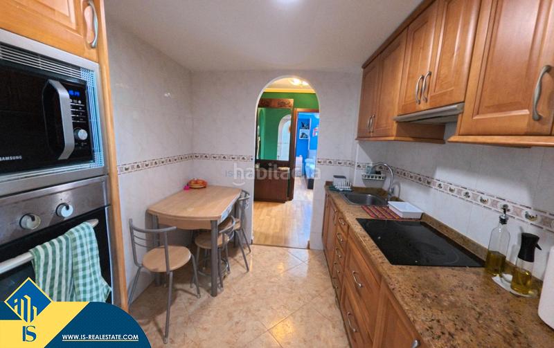 Foto ef86411e-9c56-4283-af3a-10346d489554. Ático  reformado con piscina comunitaria, en la provincia de alicante, en la ciudad . 3 habitaciones | 124 m² | 500 metr en Benidorm
