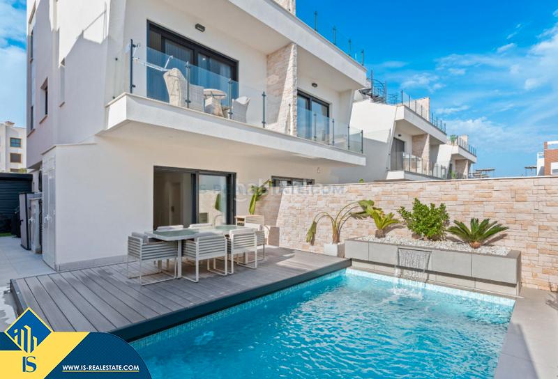 Foto 0db5887f-253a-40e5-ba54-d1a47d888131. Chalet avec parking piscine dans Los Secanos Guardamar del Segura