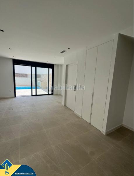 Foto 27c210df-c6a2-498e-ab1b-9139ced1da56. Chalet avec parking piscine dans Los Secanos Guardamar del Segura