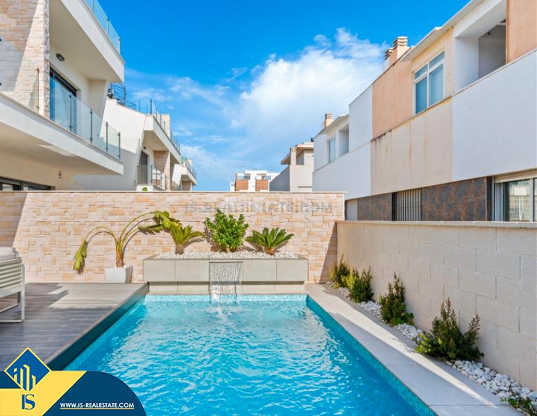 Foto 9a2e575f-a78d-490a-bf42-e4f3e2380438. Chalet avec parking piscine dans Los Secanos Guardamar del Segura