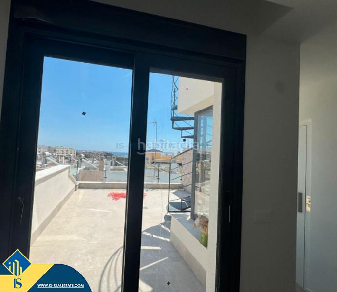 Foto f0e5ba5e-3773-4464-85e0-e516417be84f. Chalet avec parking piscine dans Los Secanos Guardamar del Segura