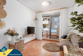 Apartamento en Guardamar Playa. Apartamento reformado con terraza, en la provincia de alicante,