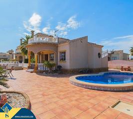 Chalet in El Raso. Villa con piscina privada, en la provincia de alicante, en la lo