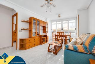 Appartement à Zona Playa del Cura. Apartamento con terraza, en la provincia de alicante, en la ciud
