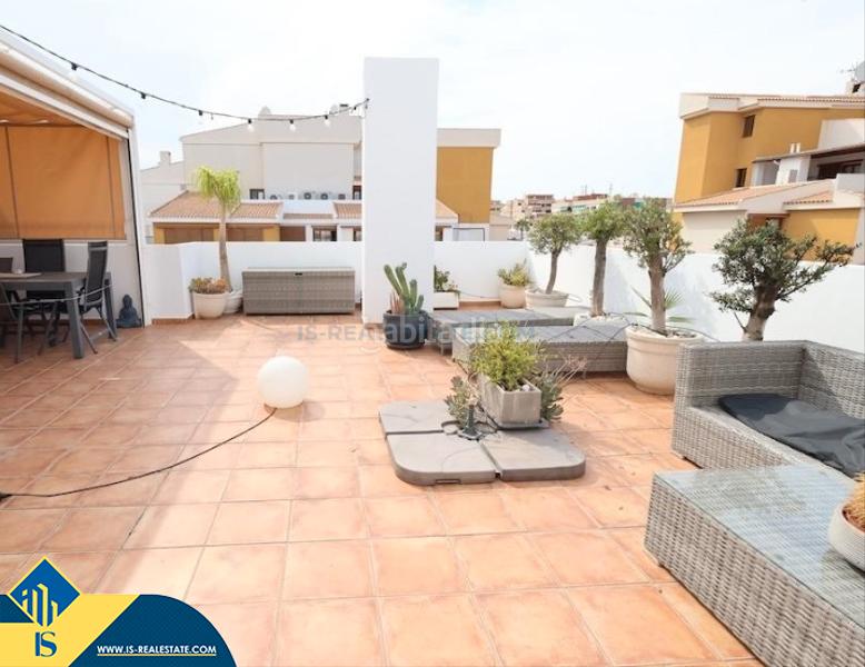 Foto 005f6ac6-19db-46d4-b938-34e4ea94d131. Ático  con piscina comunitaria, en la provincia de alicante, en la ciudad , en la zona de los balcones. 2 habitaciones en Torrevieja