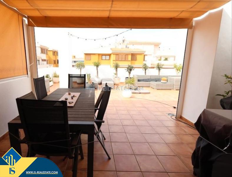 Foto ad52844b-8c92-49b1-8daa-118df119266d. Ático  con piscina comunitaria, en la provincia de alicante, en la ciudad , en la zona de los balcones. 2 habitaciones en Torrevieja