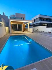 Xalet a Aguas Nuevas. Villa con piscina privada, en la provincia de alicante, en la ci
