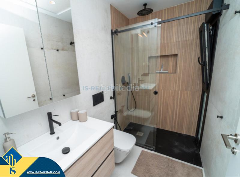 Foto 3e0676df-1c9c-457f-9a03-1549f7964e88. Piso apartamento con piscina comunitaria, en la provincia de alicante, en la ciudad costa. 2 habitaciones | 85 m² | a 900 m en Orihuela