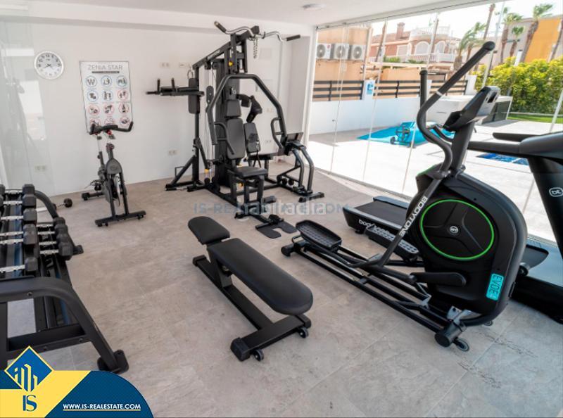 Foto f8e6738f-ca08-4cd6-b15f-d5eb1d9205d9. Piso apartamento con piscina comunitaria, en la provincia de alicante, en la ciudad costa. 2 habitaciones | 85 m² | a 900 m en Orihuela