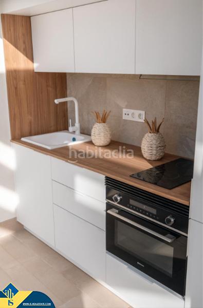 Foto b19c6ba4-4dc2-47f4-97ec-e61917862502. Ático  renovado con piscina comunitaria, en la provincia de alicante, en la ciudad . 2 habitaciones | 80 m² en Guardamar del Segura