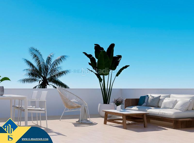 Foto 1cfe9f7f-38f6-4d09-adf8-52cd8a12982b. Chalet with parking pool in La Zenia Orihuela