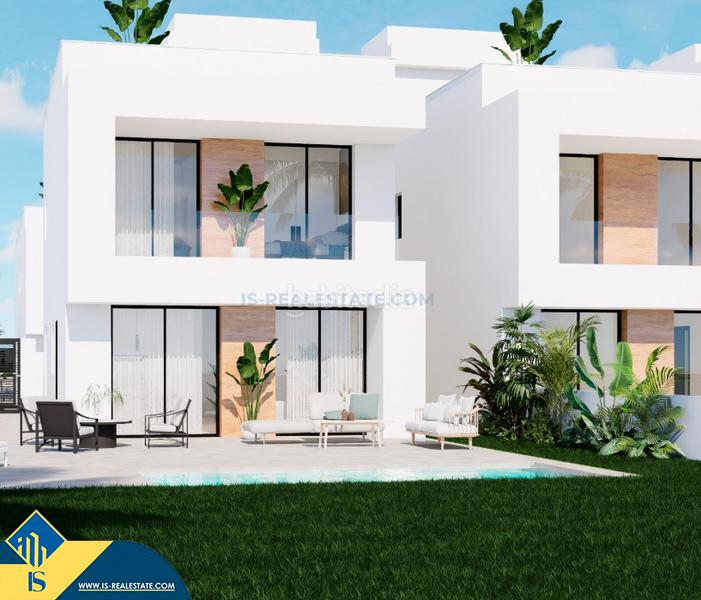 Foto 707d6dd1-175f-4aaa-b9ef-0b2b36c85da6. Chalet with parking pool in La Zenia Orihuela