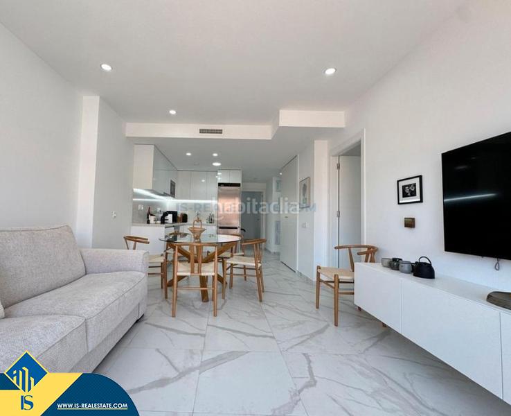 Foto 0e176660-ab2d-4ad8-8a5f-a2d4424ccad9. Piccolo appartamento con parcheggio piscina in Las Piscinas Naturales Torrevieja