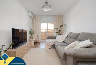Apartament a Zona Playa de los Locos. Apartamento con terraza, en la provincia de alicante, en la ciud