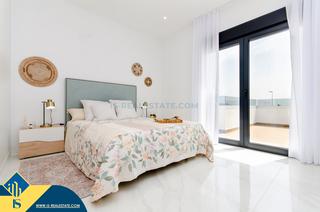 Chalet à Desamparados - Hurchillo - Torremendo. Casas en construcción con piscina privada, en la provincia de al