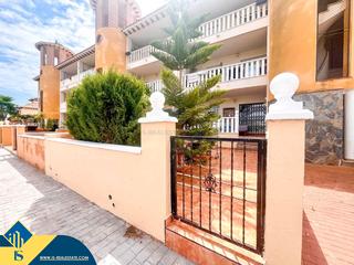 Casa a Lomas de Cabo Roig - Los Dolses. Bungalow con piscina comunitaria, en la provincia de alicante, e