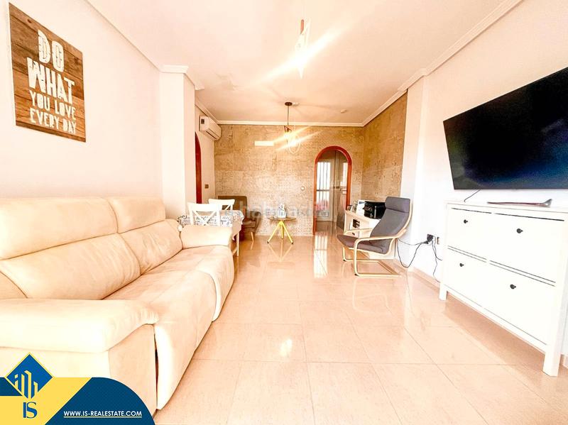 Foto 601e77f1-2464-4341-b2a3-fd45247a21b7. Casa bungalow con piscina comunitaria, en la provincia de alicante, en la ciudad costa. 2 habitaciones | 75 m² | 3 kilómetr en Orihuela